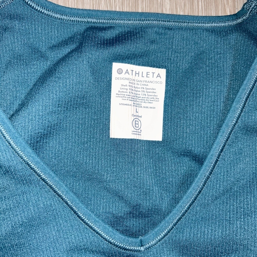Athleta fitted ribbed crop vneck teal/ blue athletic tank top/ bra, Size large - Picture 2 of 3